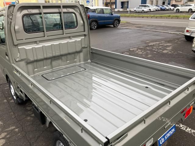 キャリイトラック ＫＣエアコン・パワステ　７型　パートタイム４ＷＤ　別途当社パックで快適に　ラジオ付き　ハロゲンヘッドランプ　アイドリングストップ　リヤパーキングセンサー　キーレスエントリー　横滑り防止　マニュアルエアコン（14枚目）