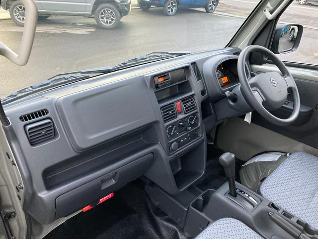 キャリイトラック ＫＣエアコン・パワステ　７型　パートタイム４ＷＤ　別途当社パックで快適に　ラジオ付き　ハロゲンヘッドランプ　アイドリングストップ　リヤパーキングセンサー　キーレスエントリー　横滑り防止　マニュアルエアコン（16枚目）