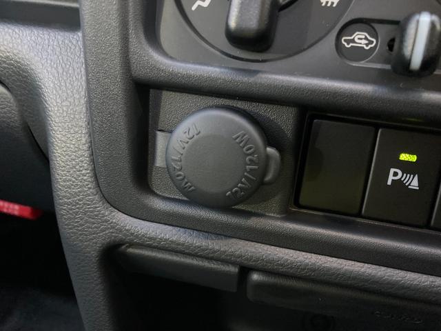 キャリイトラック ＫＣエアコン・パワステ　７型　パートタイム４ＷＤ　別途当社パックで快適に　ラジオ付き　ハロゲンヘッドランプ　アイドリングストップ　リヤパーキングセンサー　キーレスエントリー　横滑り防止　マニュアルエアコン（28枚目）