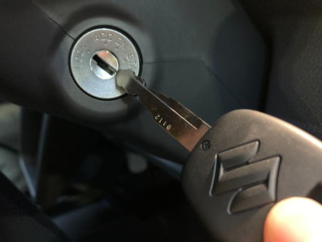 キャリイトラック ＫＣエアコン・パワステ　７型　パートタイム４ＷＤ　別途当社パックで快適に　ラジオ付き　ハロゲンヘッドランプ　アイドリングストップ　リヤパーキングセンサー　キーレスエントリー　横滑り防止　マニュアルエアコン（30枚目）