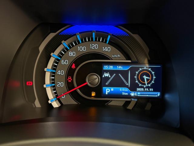 ハスラー ＨＹＢＲＩＤ　Ｘ　３型　全方位カメラ付９インチナビ！　当社パックで快適に！　アルミホイール　ＬＥＤヘッドランプ　ＬＥＤフォグランプ　ＳＲＳエアバック　オートライト　イモビライザー　プッシュスタート　シートヒーター　衝突被害軽減ブレーキ（12枚目）