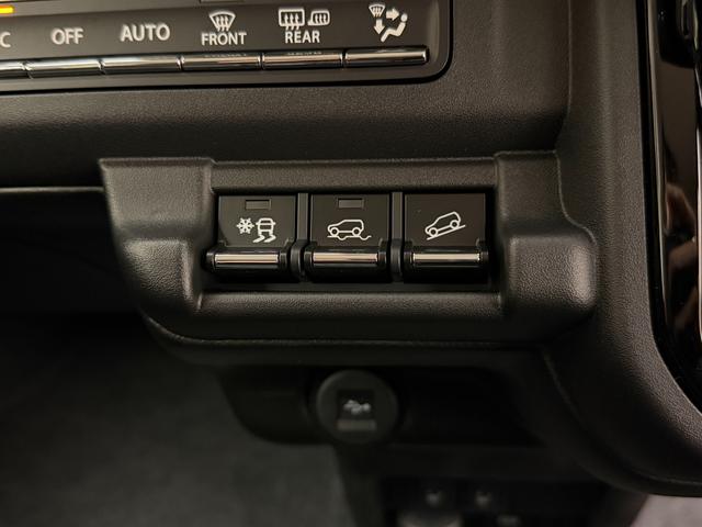 ハスラー ＨＹＢＲＩＤ　Ｘ　３型　全方位カメラ付９インチナビ！　当社パックで快適に！　アルミホイール　ＬＥＤヘッドランプ　ＬＥＤフォグランプ　ＳＲＳエアバック　オートライト　イモビライザー　プッシュスタート　シートヒーター　衝突被害軽減ブレーキ（17枚目）