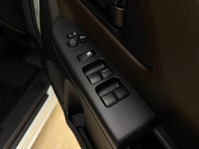スペーシア ＨＹＢＲＩＤ　Ｇ　全方位カメラ付９インチナビ！　スチールホイール　ＬＥＤヘッドランプ　ＳＲＳエアバック　オートライト　イモビライザー　キーレスエントリー　シートヒーター　衝突被害軽減ブレーキ　後退時ブレーキサポート（20枚目）