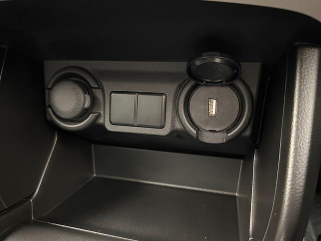 スイフト !先行初売!HYBRID MX 全方位カメラ9インチナビ 4WD 当社パックでさらに快適に! アルミホイール LEDヘッドランプ LEDフォグランプ SRSエアバック イモビライザー プッシュスタート 衝突被害軽減ブレーキ アダプティブクルーズコントロール(16枚目)