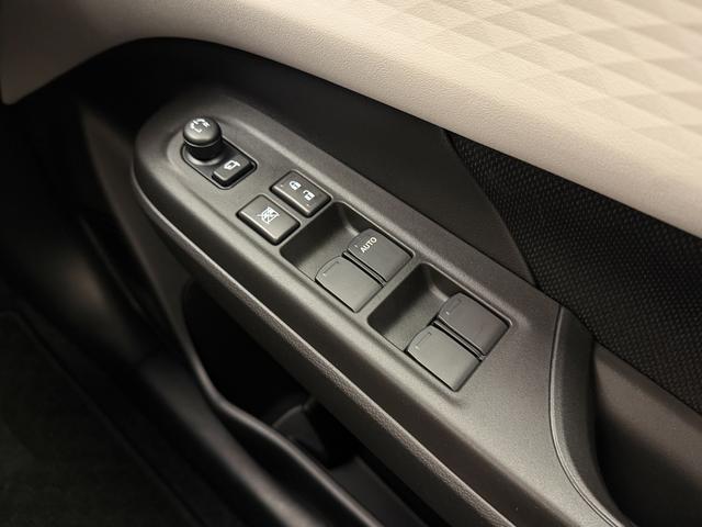 スイフト !先行初売!HYBRID MX 全方位カメラ9インチナビ 4WD 当社パックでさらに快適に! アルミホイール LEDヘッドランプ LEDフォグランプ SRSエアバック イモビライザー プッシュスタート 衝突被害軽減ブレーキ アダプティブクルーズコントロール(19枚目)