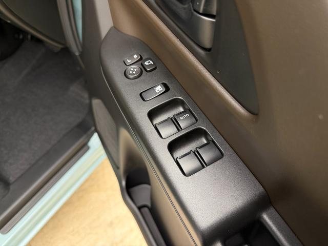 スペーシア ！先行初売！ＨＹＢＲＩＤ　Ｇ　４ＷＤ　当社パックでさらに快適　スチールホイール　ＬＥＤヘッドランプ　ＳＲＳエアバック　オートライト　イモビライザー　キーレスエントリー　シートヒーター　衝突被害軽減ブレーキ　後退時ブレーキサポート（18枚目）