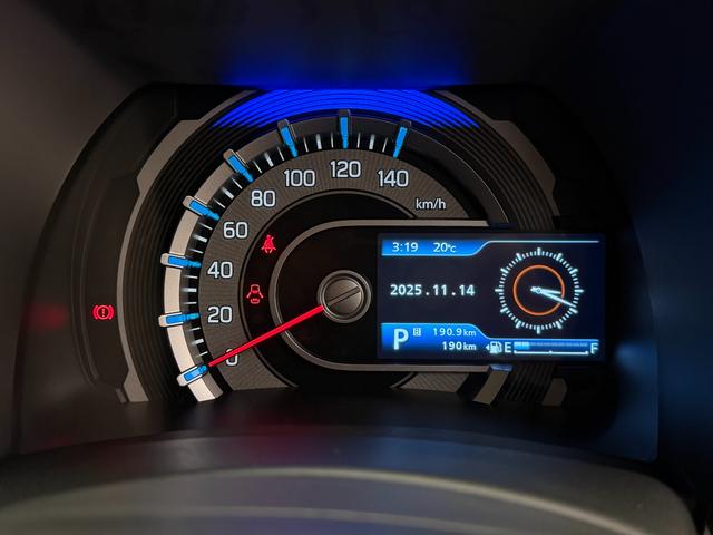 ハスラー !先行初売!タフワイルド 3型 当社パックでさらに快適に! アルミホイール LEDヘッドランプ LEDフォグランプ SRSエアバック オートライト イモビライザー キーレスエントリー シートヒーター 衝突被害軽減ブレーキ 後退時ブレーキサポート(12枚目)