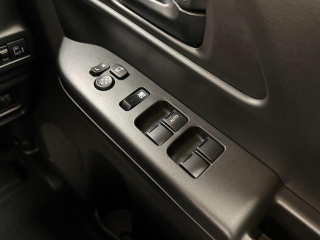 スペーシア !先行初売!ギア HYBRID XZ全方位カメラ9インチナビ アルミホイール LEDヘッドランプ LEDフォグランプ SRSエアバック オートライト イモビライザー プッシュスタート シートヒーター 衝突被害軽減ブレーキ 後退時ブレーキサポート(22枚目)