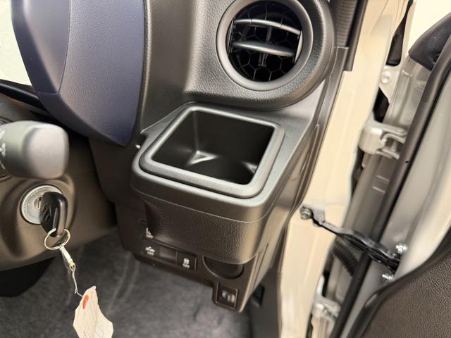 アルト !先行初売! L 2型 4WD ディスプレイオーディオ 当社パックでさらに快適に スチールホイール ハロゲンヘッドランプ SRSエアバック オートライト イモビライザー キーレスエントリー シートヒーター 衝突被害軽減ブレーキ 後退時ブレーキサポート(29枚目)