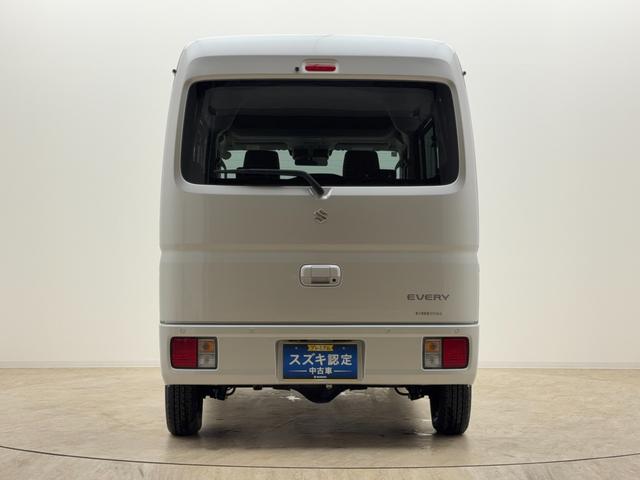エブリイ ！先行初売！ＪＯＩＮターボ　６型　ＣＶＴ　パートタイム４ＷＤ　別途当社パックでさらに快適に！　スチールホイール　ＬＥＤヘッドライト　ＳＲＳエアバック　オートライト　イモビライザー　プッシュスタート　シートヒーター　衝突被害軽減ブレーキ　後退時ブレーキサポート（24枚目）