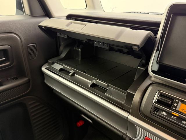 スペーシアギア ！先行初売！　ＨＹＢＲＩＤ　ＸＺ　３型　４ＷＤ　全方位カメラパッケージ　別途当社パックでさらに快適に　アルミホイール　ＬＥＤヘッドランプ　ＬＥＤフォグランプ　ＳＲＳエアバック　オートライト　シートヒーター　両側電動スライドドア　衝突被害軽減ブレーキ（31枚目）