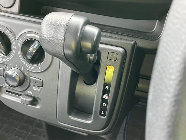 アルト ！初売！　【アウトレット】　４ＷＤ　ＨＹＢＲＩＤ　Ｓ　ナビ付！　別途当社パックでさらに快適に　スチールホイール（夏タイヤ）　ハロゲンヘッドランプ　ＳＲＳエアバック　オートライト　イモビライザー　シートヒーター　衝突被害軽減ブレーキ　後退時ブレーキサポート（12枚目）