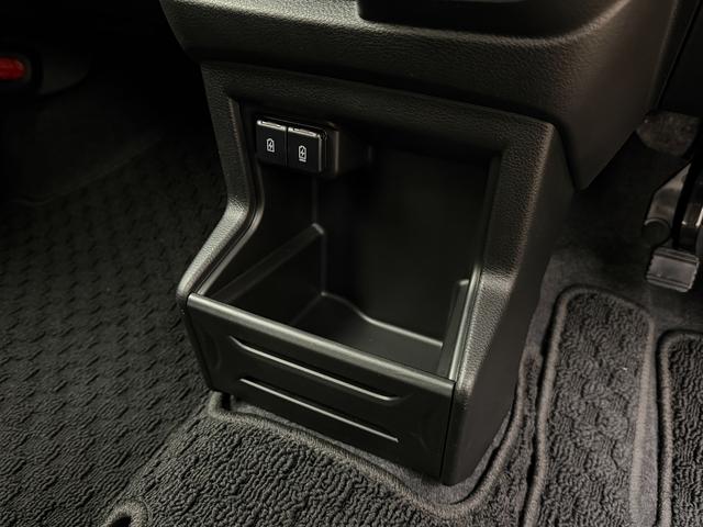 クロスビー ！初売！　４ＷＤ　ＨＹＢＲＩＤ　ＭＺ　３型　全方位カメラ　別途当社パックでさらに快適に　アルミホイール　ＬＥＤヘッドランプ　ＬＥＤフォグランプ　ＳＲＳエアバック　オートライト　シートヒーター　衝突被害軽減ブレーキ　後退時ブレーキサポート（33枚目）