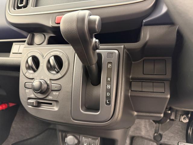 アルト ！初売！ＨＹＢＲＩＤ　Ｓ　２型　４ＷＤ　当社パックで快適に　スチールホイール　ハロゲンヘッドランプ　ＳＲＳエアバック　オートライト　イモビライザー　キーレスプッシュ　シートヒーター　衝突被害軽減ブレーキ　後退時ブレーキサポート（23枚目）