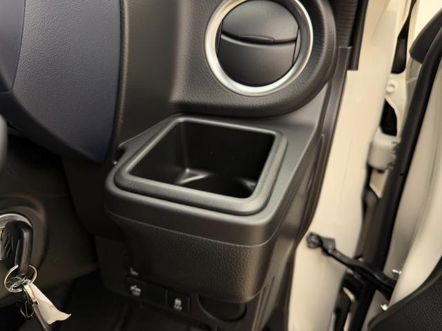 アルト ！初売！ＨＹＢＲＩＤ　Ｓ　２型　４ＷＤ　当社パックで快適に　スチールホイール　ハロゲンヘッドランプ　ＳＲＳエアバック　オートライト　イモビライザー　キーレスプッシュ　シートヒーター　衝突被害軽減ブレーキ　後退時ブレーキサポート（24枚目）