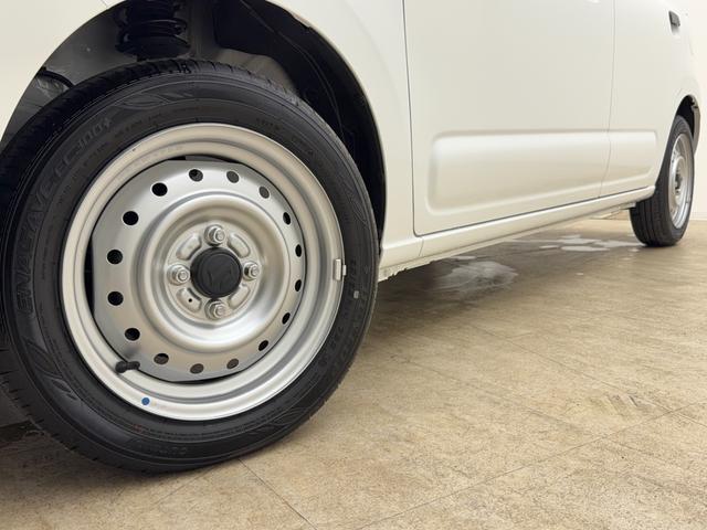 アルト ！初売！Ａ　２型　４ＷＤ　当社パックで快適に！　スチールホイール　ハロゲンヘッドランプ　ＳＲＳエアバック　オートライト　イモビライザー　キーレスエントリー　シートヒーター　衝突被害軽減ブレーキ　後退時ブレーキサポート（8枚目）