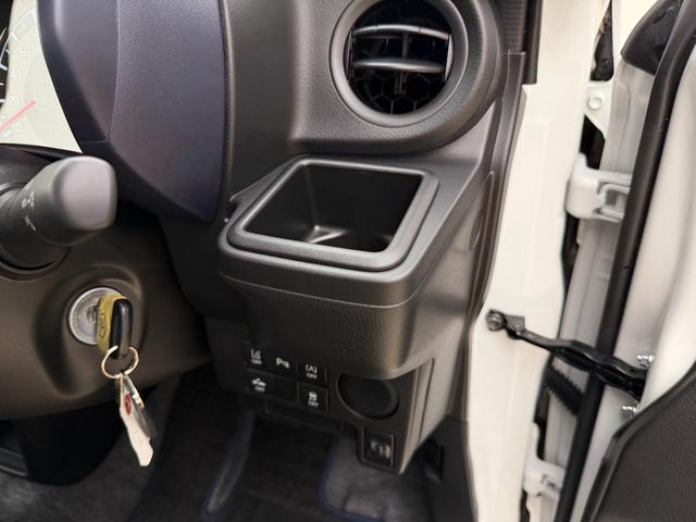 アルト ！初売！Ａ　２型　４ＷＤ　当社パックで快適に！　スチールホイール　ハロゲンヘッドランプ　ＳＲＳエアバック　オートライト　イモビライザー　キーレスエントリー　シートヒーター　衝突被害軽減ブレーキ　後退時ブレーキサポート（25枚目）