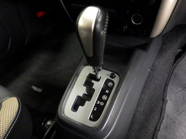 ジムニー ランドベンチャー　４ＷＤ　アルミホイール　寒冷地仕様　キーレスエントリー　エアバッグ　エアコン　パワーステアリング　パワーウィンドウ　ＣＤ　ＡＢＳ（12枚目）