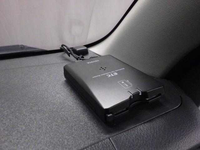 ハイエースバン DX 4WD メモリーナビ バックカメラ 衝突被害軽減システム ETC 乗車定員9人 3列シート ディーゼル 寒冷地仕様 衝突防止システム キーレスエントリー 横滑り防止装置 エアバッグ エアコン ABS(14枚目)