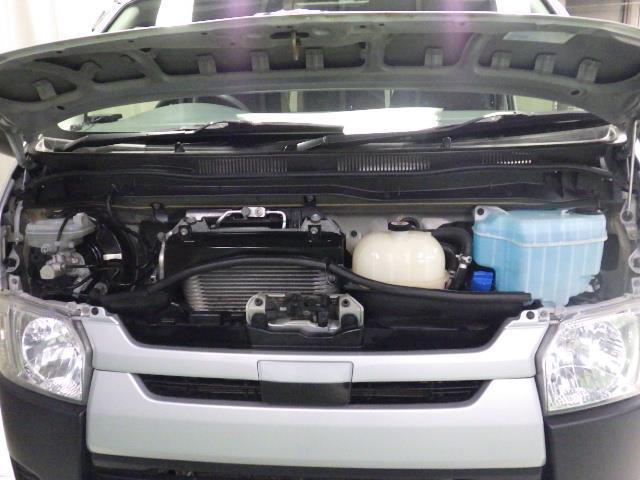 ハイエースバン DX 4WD メモリーナビ バックカメラ 衝突被害軽減システム ETC 乗車定員9人 3列シート ディーゼル 寒冷地仕様 衝突防止システム キーレスエントリー 横滑り防止装置 エアバッグ エアコン ABS(22枚目)