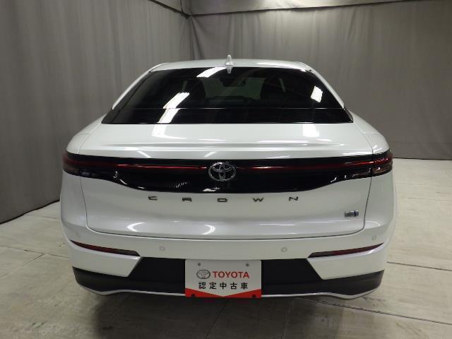 クラウンクロスオーバー ＲＳアドバンスド　革シート　４ＷＤ　メモリーナビ　バックカメラ　衝突被害軽減システム　ＥＴＣ　ＬＥＤヘッドランプ（3枚目）