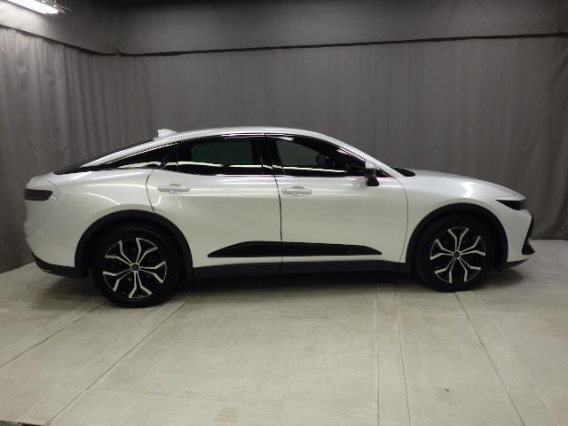 クラウンクロスオーバー ＲＳアドバンスド　革シート　４ＷＤ　メモリーナビ　バックカメラ　衝突被害軽減システム　ＥＴＣ　ＬＥＤヘッドランプ（5枚目）