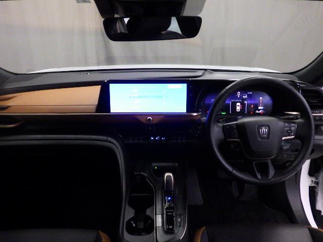 クラウンクロスオーバー ＲＳアドバンスド　革シート　４ＷＤ　メモリーナビ　バックカメラ　衝突被害軽減システム　ＥＴＣ　ＬＥＤヘッドランプ（7枚目）