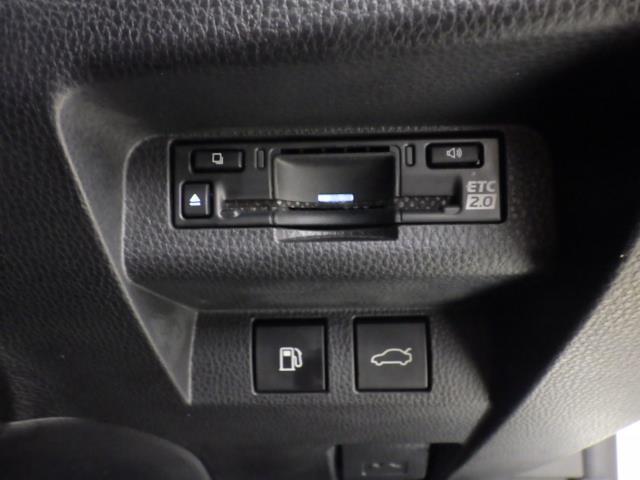 クラウンクロスオーバー ＲＳアドバンスド　革シート　４ＷＤ　メモリーナビ　バックカメラ　衝突被害軽減システム　ＥＴＣ　ＬＥＤヘッドランプ（18枚目）