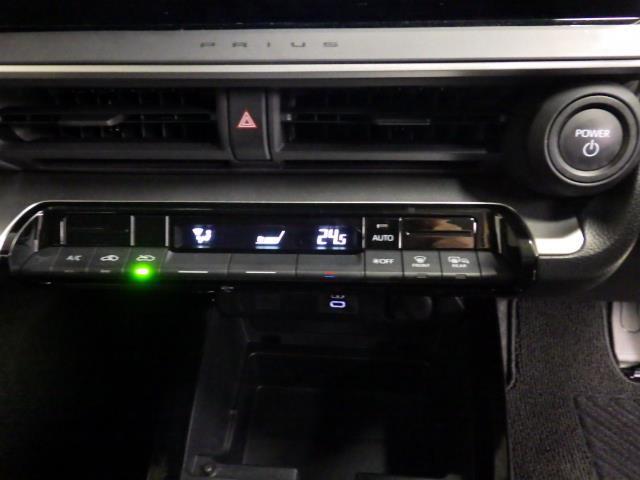 プリウス X 4WD メモリーナビ バックカメラ 衝突被害軽減システム ドラレコ LEDヘッドランプ 記録簿(14枚目)