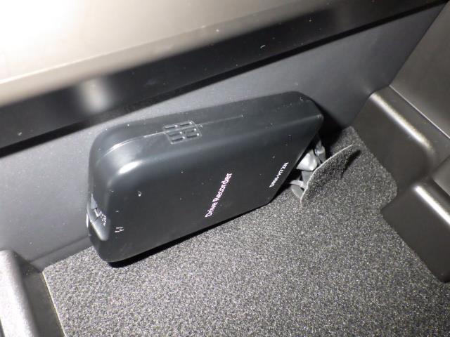 プリウス X 4WD メモリーナビ バックカメラ 衝突被害軽減システム ドラレコ LEDヘッドランプ 記録簿(18枚目)