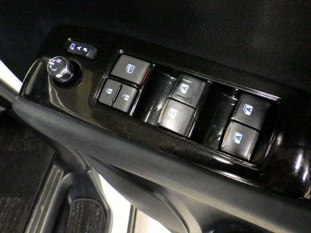 アルファード ２．５Ｓ　タイプゴールド　４ＷＤ　フルセグ　メモリーナビ　ＤＶＤ再生　後席モニター　バックカメラ　衝突被害軽減システム　ドラレコ　両側電動スライド　ＬＥＤヘッドランプ　乗車定員７人　３列シート　アイドリングストップ（17枚目）