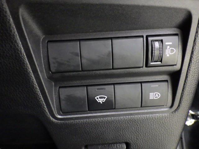 ヤリス Ｘ　４ＷＤ　メモリーナビ　バックカメラ　衝突被害軽減システム　ＥＴＣ　ＬＥＤヘッドランプ（15枚目）