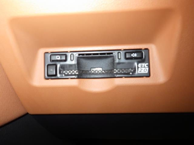 ヴェルファイアハイブリッド Z プレミア 革シート サンルーフ 4WD メモリーナビ 後席モニター バックカメラ 衝突被害軽減システム ETC ドラレコ 両側電動スライド LEDヘッドランプ 乗車定員7人 3列シート(24枚目)