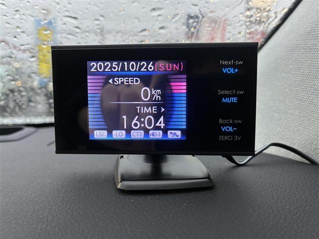 プリウス A PCS フルセグTV LEDランプ ワンオーナー ドライブレコーダー DVD再生可能 4WD オートエアコン ETC付 盗難防止システム ナビ&TV スマートキー オートクルーズ 寒冷地仕様 ABS(18枚目)