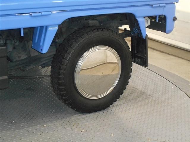 スチールホイールです！カバーもしっかりついていますよ！