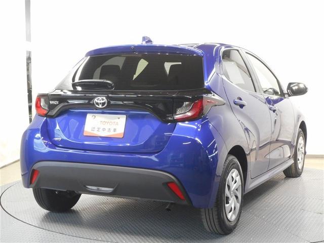 ヤリス Ｘ　４ＷＤ　メモリーナビ　ミュージックプレイヤー接続可　バックカメラ　衝突被害軽減システム　ＥＴＣ（6枚目）