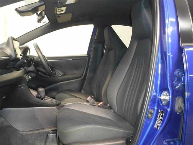 ヤリス Ｘ　４ＷＤ　メモリーナビ　ミュージックプレイヤー接続可　バックカメラ　衝突被害軽減システム　ＥＴＣ（7枚目）