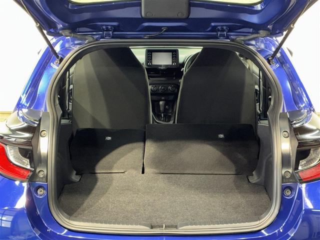 ヤリス Ｘ　４ＷＤ　メモリーナビ　ミュージックプレイヤー接続可　バックカメラ　衝突被害軽減システム　ＥＴＣ（10枚目）