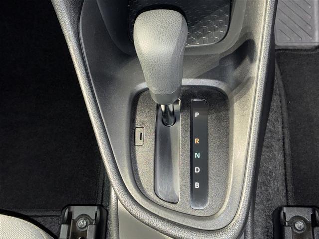 ヤリス Ｘ　４ＷＤ　メモリーナビ　ミュージックプレイヤー接続可　バックカメラ　衝突被害軽減システム　ＥＴＣ（16枚目）