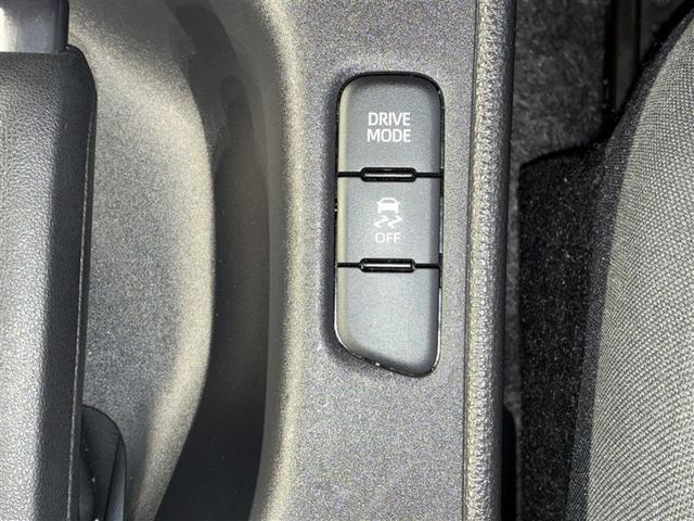 ヤリス Ｘ　４ＷＤ　メモリーナビ　ミュージックプレイヤー接続可　バックカメラ　衝突被害軽減システム　ＥＴＣ（22枚目）