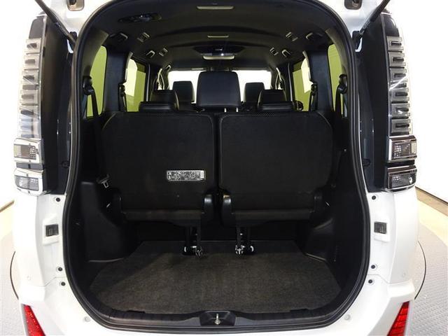 ヴォクシー ＺＳ　煌ＩＩＩ　４ＷＤ　フルセグ　メモリーナビ　ＤＶＤ再生　後席モニター　バックカメラ　衝突被害軽減システム　ＥＴＣ　両側電動スライド　ＬＥＤヘッドランプ　乗車定員８人　３列シート　ワンオーナー　アイドリングストップ（11枚目）