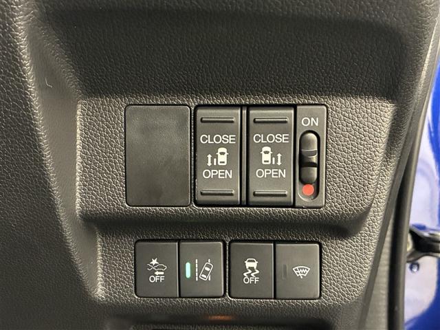 フリード G・ホンダセンシング 4WD フルセグ メモリーナビ DVD再生 後席モニター バックカメラ 衝突被害軽減システム ETC ドラレコ 両側電動スライド LEDヘッドランプ ウオークスルー 乗車定員6人 3列シート(27枚目)