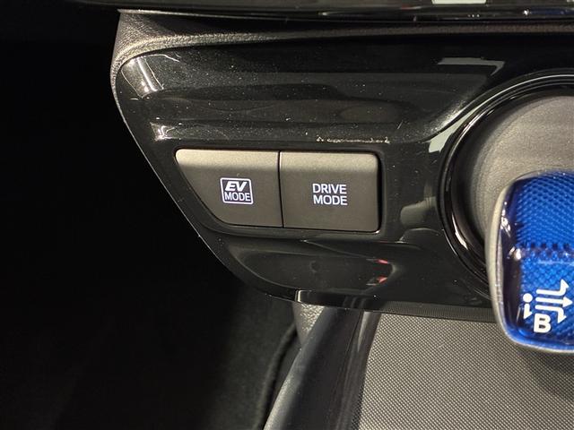 プリウス S 4WD メモリーナビ ミュージックプレイヤー接続可 バックカメラ 衝突被害軽減システム ETC LEDヘッドランプ(23枚目)