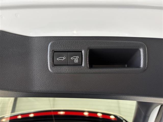 ハリアー Ｚ　レザーパッケージ　革シート　サンルーフ　４ＷＤ　フルセグ　メモリーナビ　ミュージックプレイヤー接続可　バックカメラ　衝突被害軽減システム　ＥＴＣ　ドラレコ　ＬＥＤヘッドランプ　ワンオーナー　フルエアロ（15枚目）