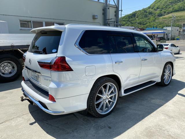 ＬＸ ＬＸ５７０　後期　マークレビンソン　リアエンターテイメント　クールＢＯＸ　エンジンスターター　スカイパフォーマンス２４インチアルミ（8枚目）