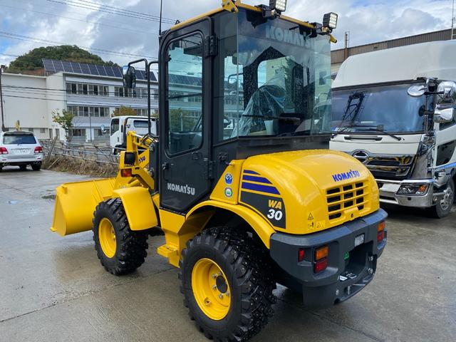 日本 コマツ WA30-6E0 アワー130時間 除雪仕様 タイヤショベル LED作業灯 ラジオ ヒーター スノータイヤ(7枚目)