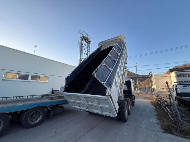 スーパーグレート ベースグレード　深ダンプ　２デフ　ダンプゲート　６Ｍ７０エンジン（14枚目）