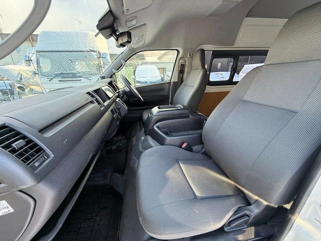 ハイエースバン SロングワイドDX GLパッケージ 寒冷地仕様 リアエアコン・リアヒーター・LEDヘッドライト・デジタルインナーミラー(8枚目)