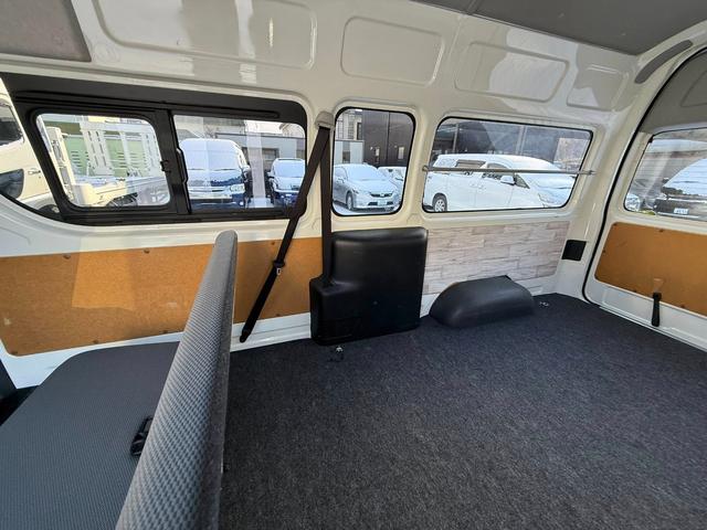 ハイエースバン SロングワイドDX GLパッケージ 寒冷地仕様 リアエアコン・リアヒーター・LEDヘッドライト・デジタルインナーミラー(10枚目)