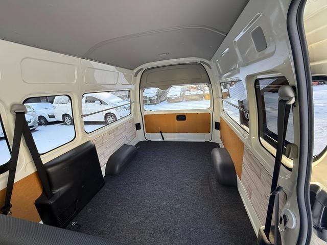 ハイエースバン SロングワイドDX GLパッケージ 寒冷地仕様 リアエアコン・リアヒーター・LEDヘッドライト・デジタルインナーミラー(11枚目)